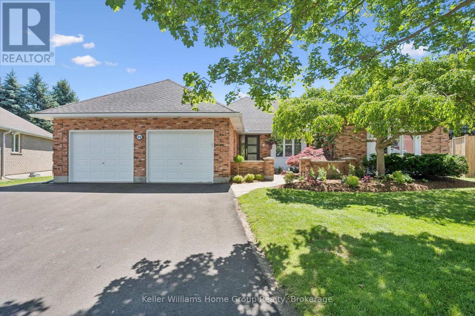 22 LYLE PLACE, Guelph (Kortright East)