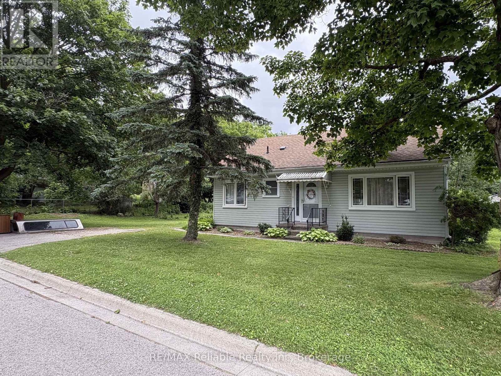 137 FULTON STREET, Central Huron (Clinton)