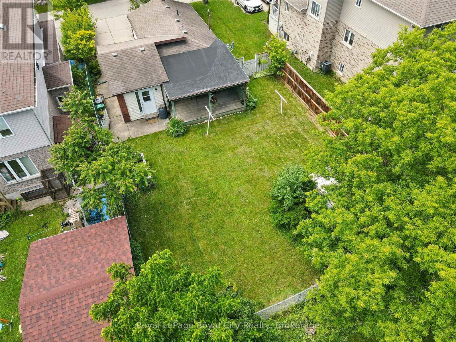 10 MACVILLE AVENUE, Kitchener