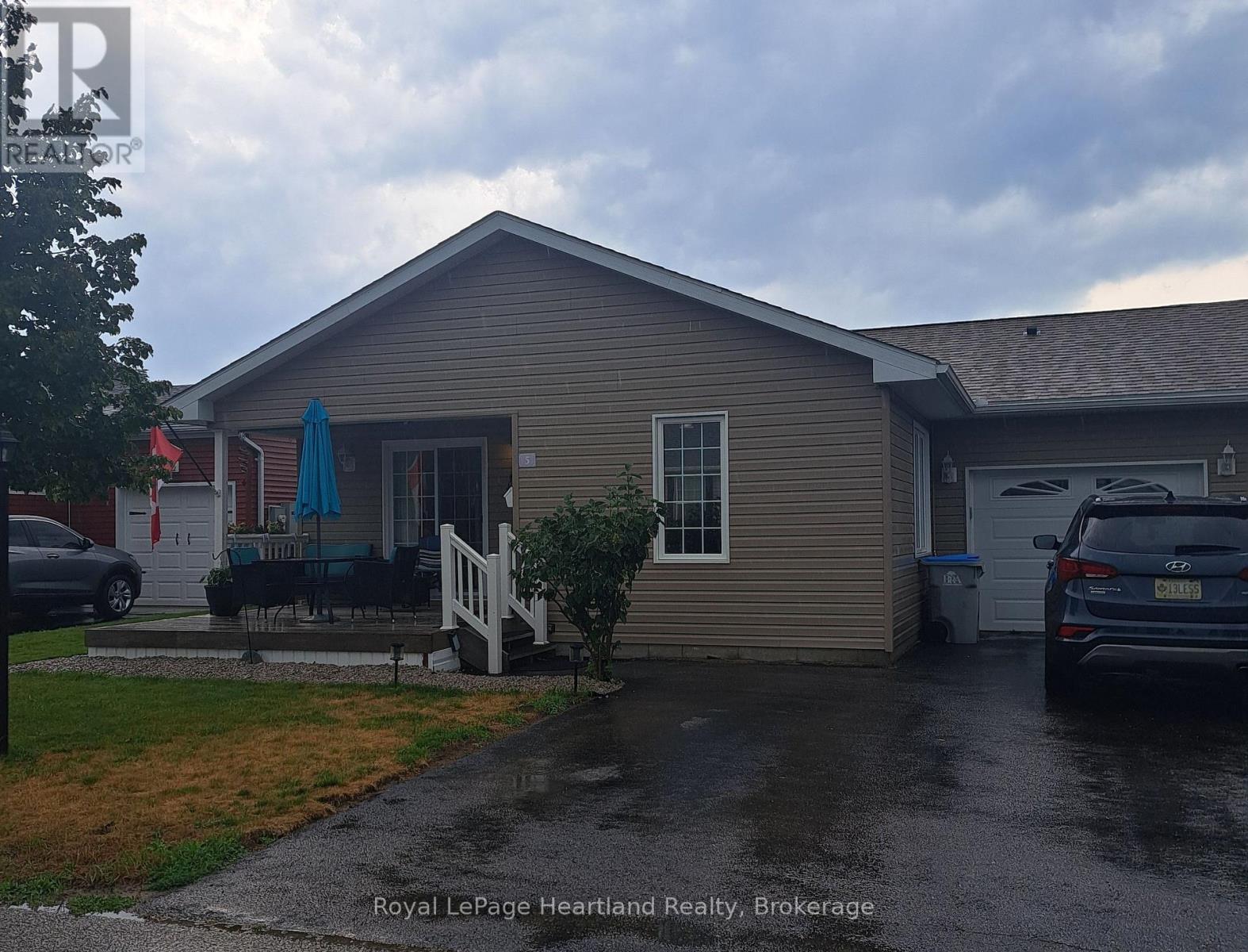 5 KELLESTINE DRIVE, Strathroy-Caradoc (SW)