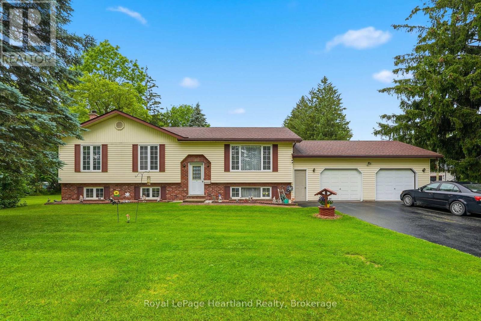 947 CAROLINE STREET, West Grey