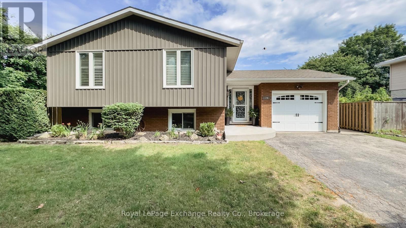 29 ANNE MARIE CRESCENT, Huron-Kinloss