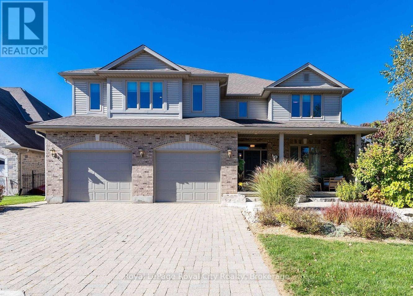 8 ZADUK PLACE, Guelph (Kortright East)