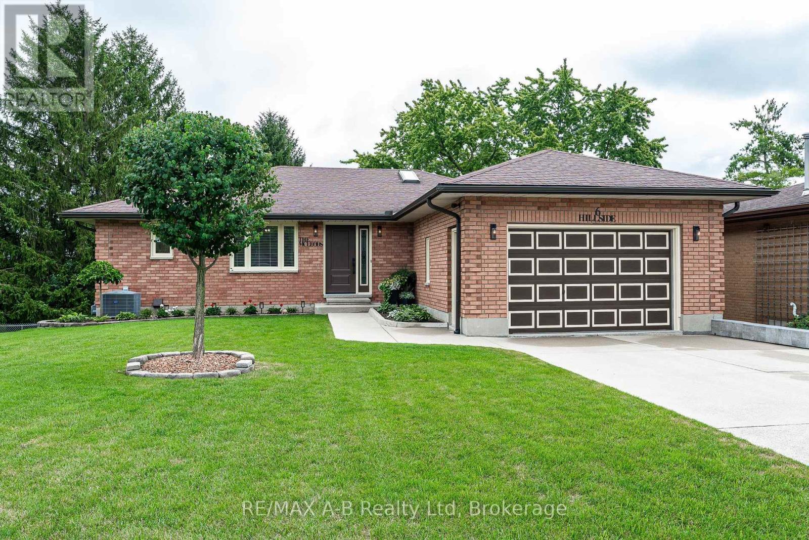 6 HILLSIDE COURT, St. Marys