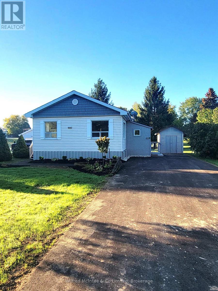 104 MEADOWS DRIVE, West Grey