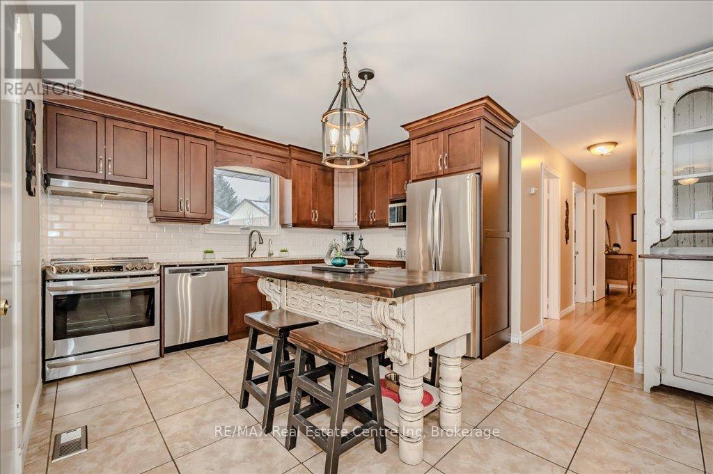 121 ERINBROOK DRIVE, Kitchener