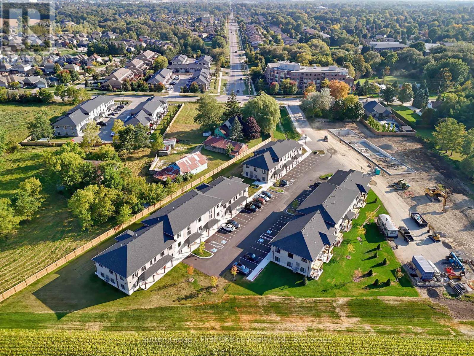 39 - 3202 VIVIAN LINE, Stratford