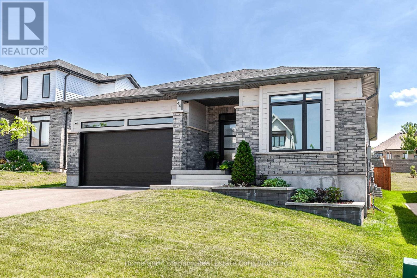 44 RIDGEWOOD CRESCENT, St. Marys