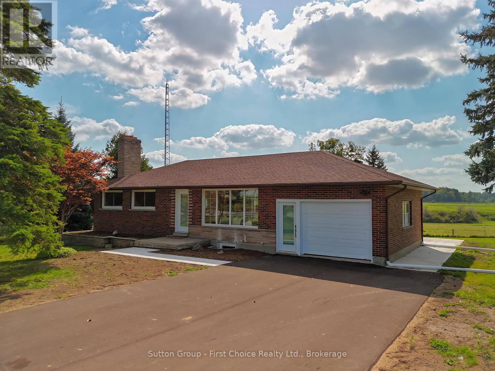 3552 ROAD 112, Perth East (South Easthope)