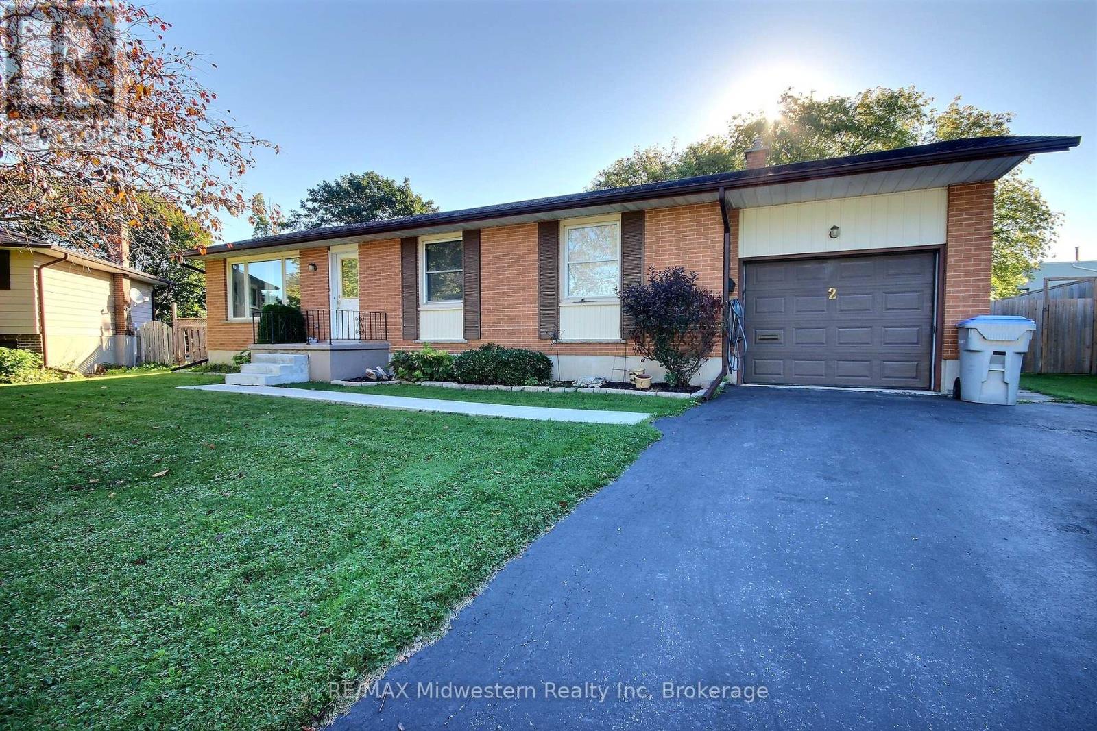 2 KILBERG COURT N, North Perth (Listowel)