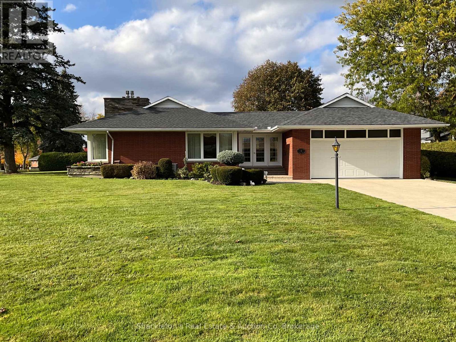 1 JACKSON CRESCENT, North Perth (Listowel)