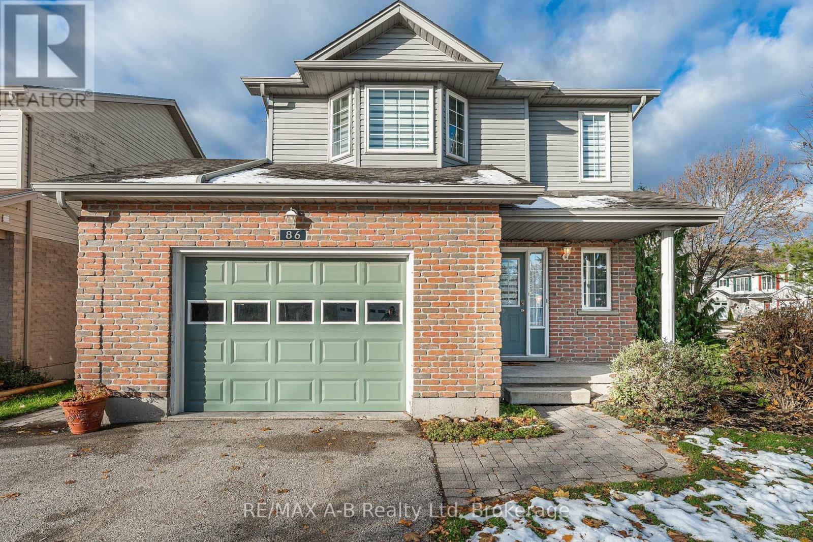 86 PARKHAVEN CRESCENT, St. Marys