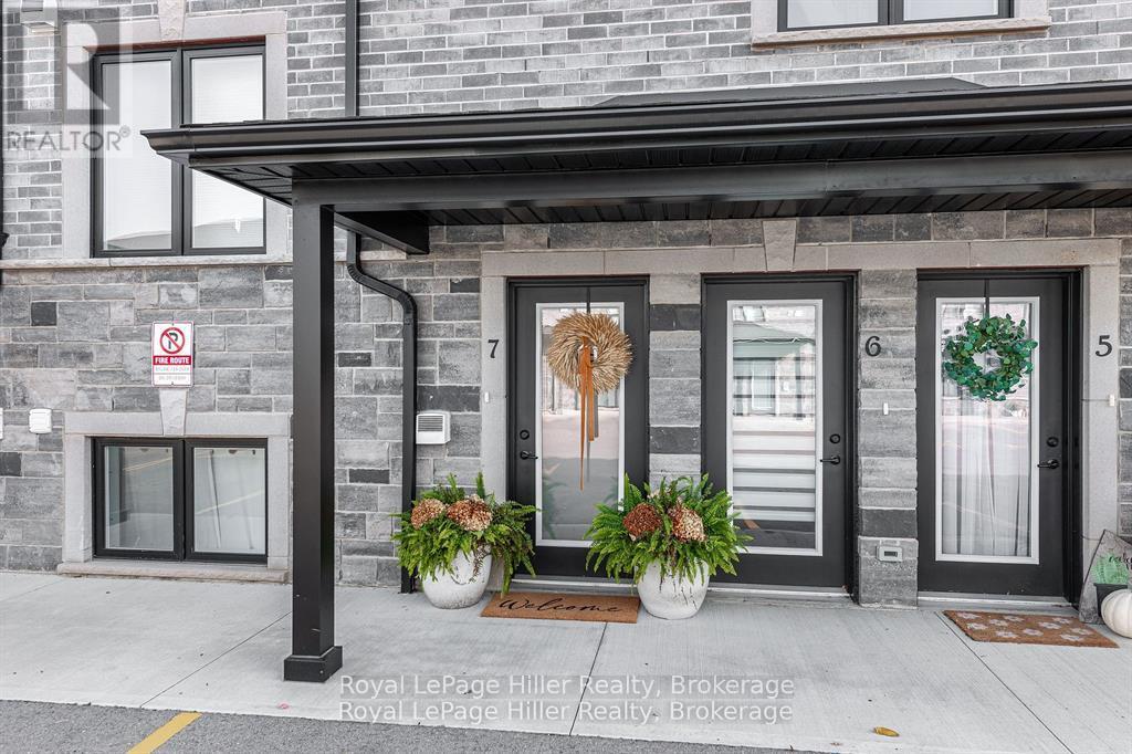 7 - 3192 VIVIAN LINE 37 LINE, Stratford