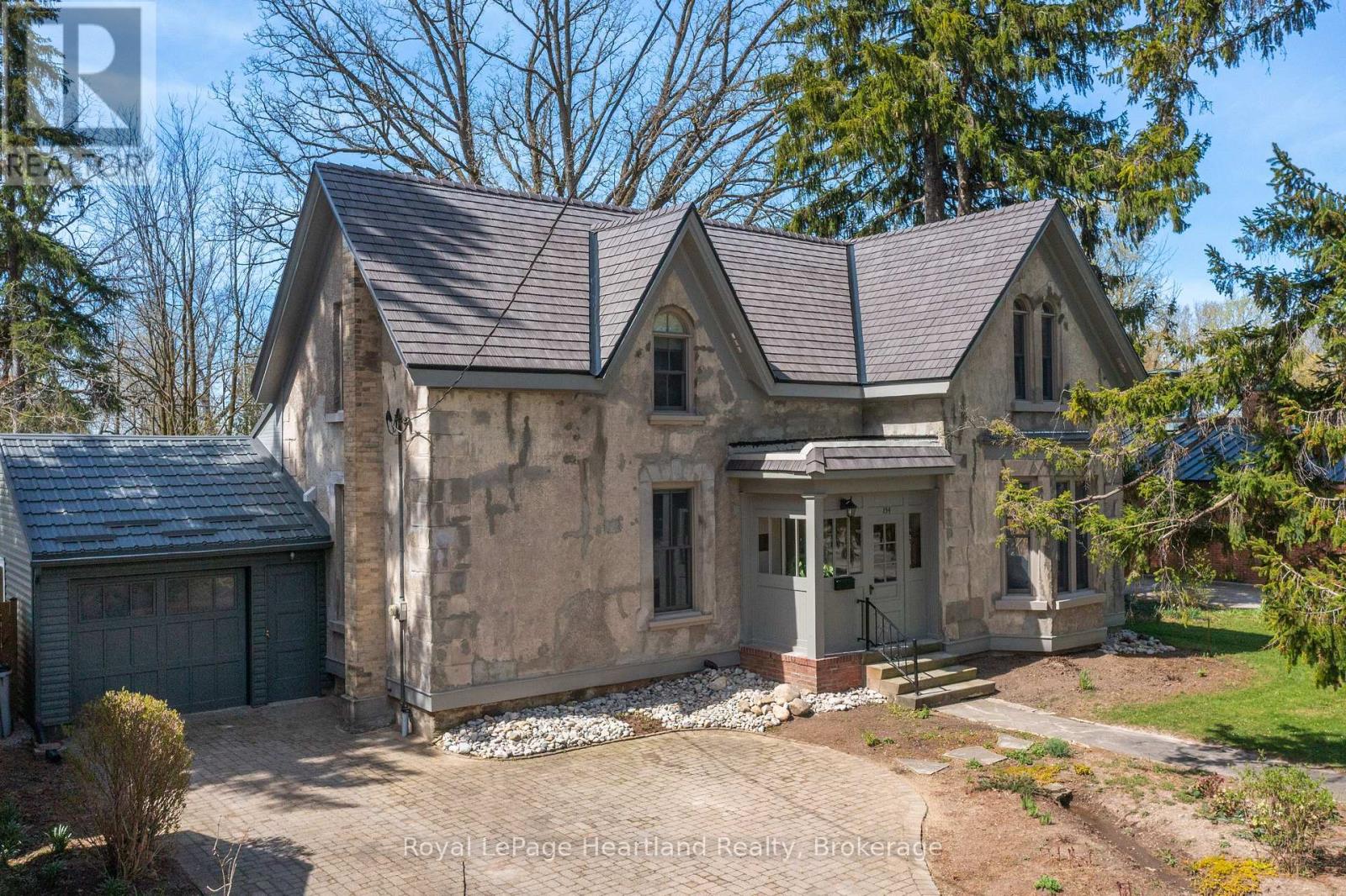 154 ONTARIO STREET, Central Huron (Clinton)