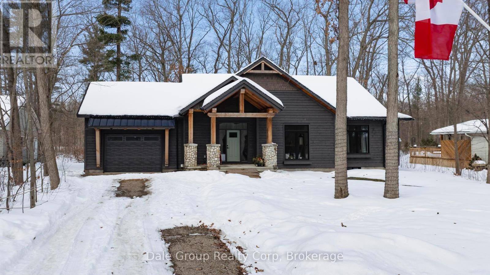 8354 OAKWOOD DRIVE S, Lambton Shores (Grand Bend)