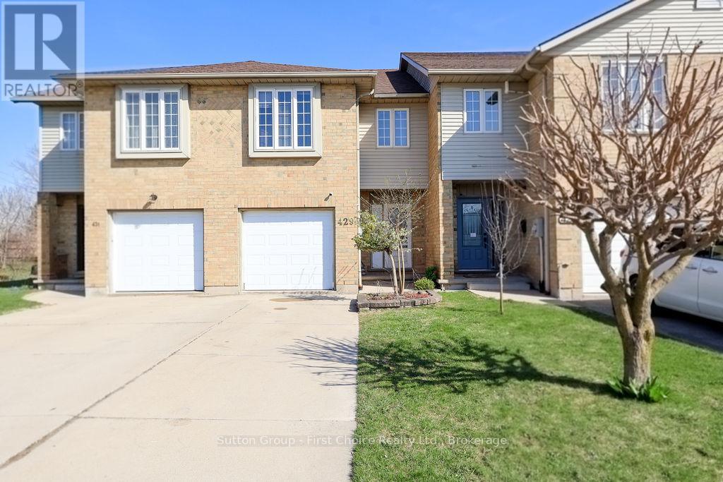 429 GREENWOOD DRIVE, Stratford