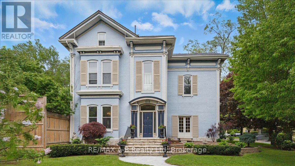 126 JOHN STREET N, Stratford