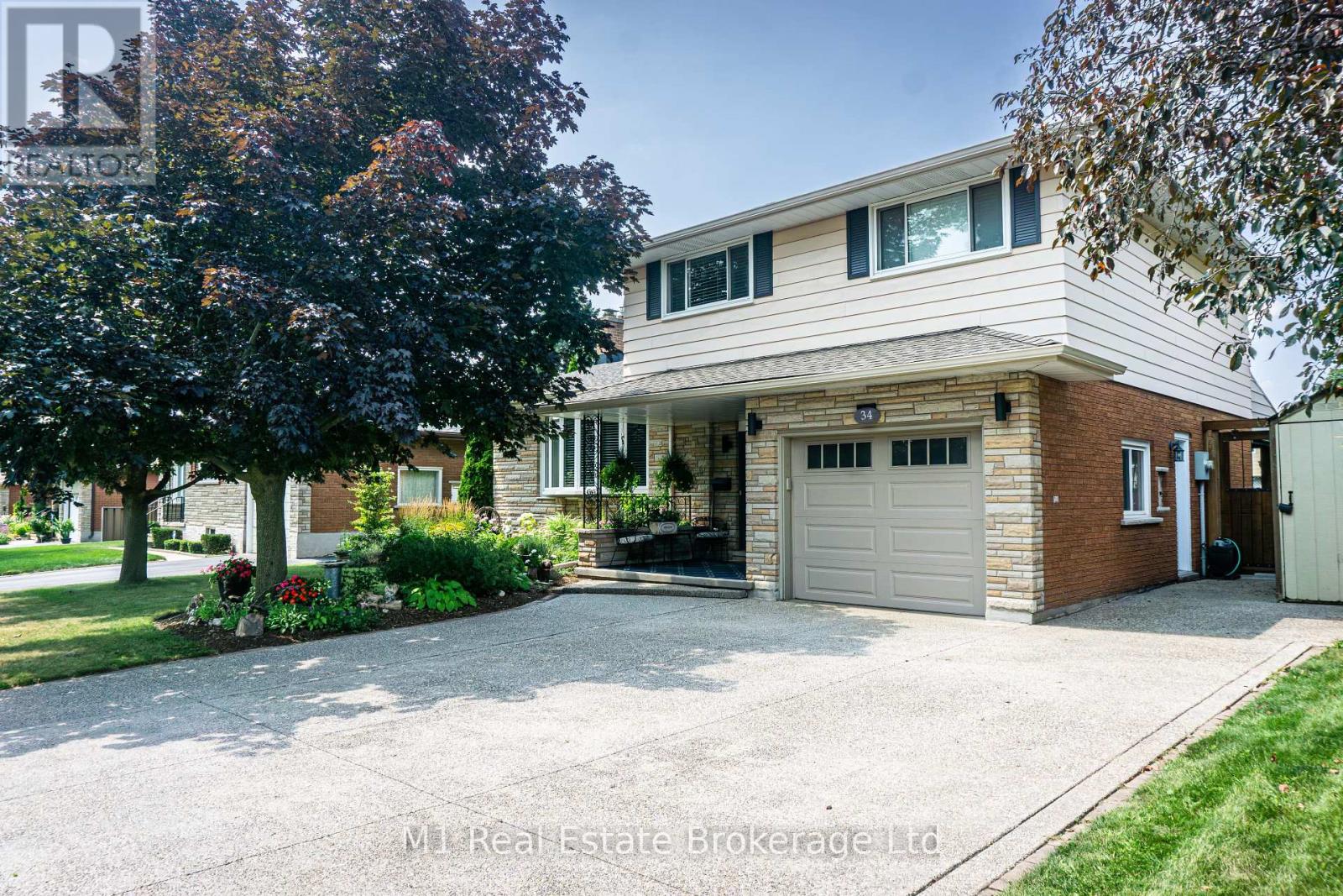 34 STRATHCONA CRESCENT, Kitchener