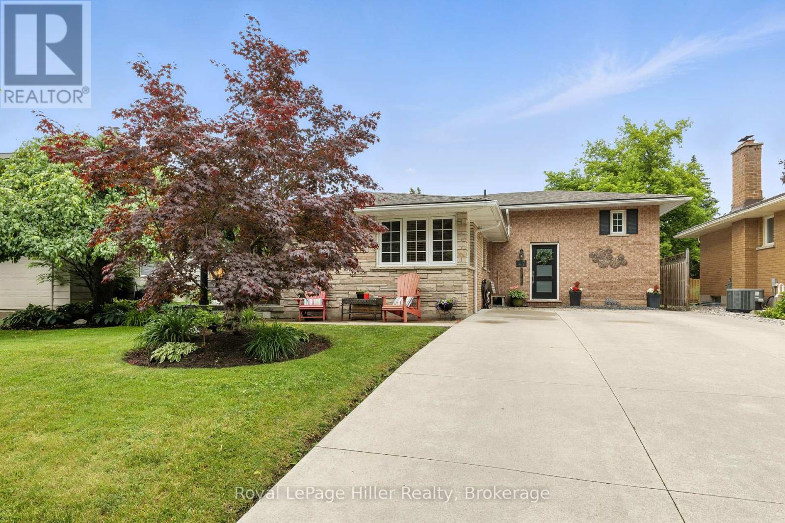 47 WINDEMERE CRESCENT, Stratford