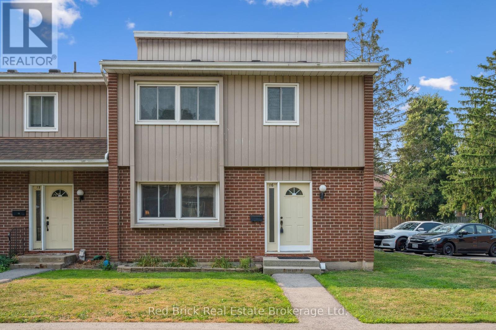 16 - 121 UNIVERSITY AVENUE E, Waterloo