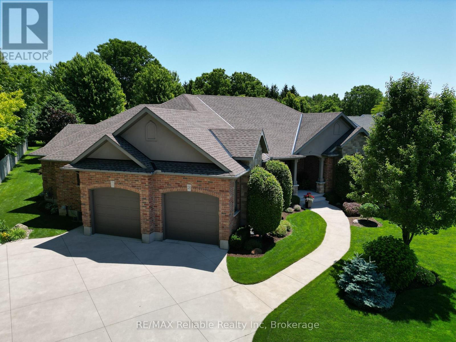 24 CARRIAGE LANE, Bluewater (Bayfield)