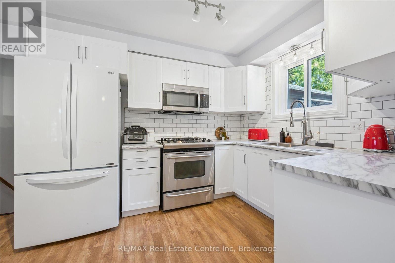 158 BARNICKE DRIVE, Cambridge