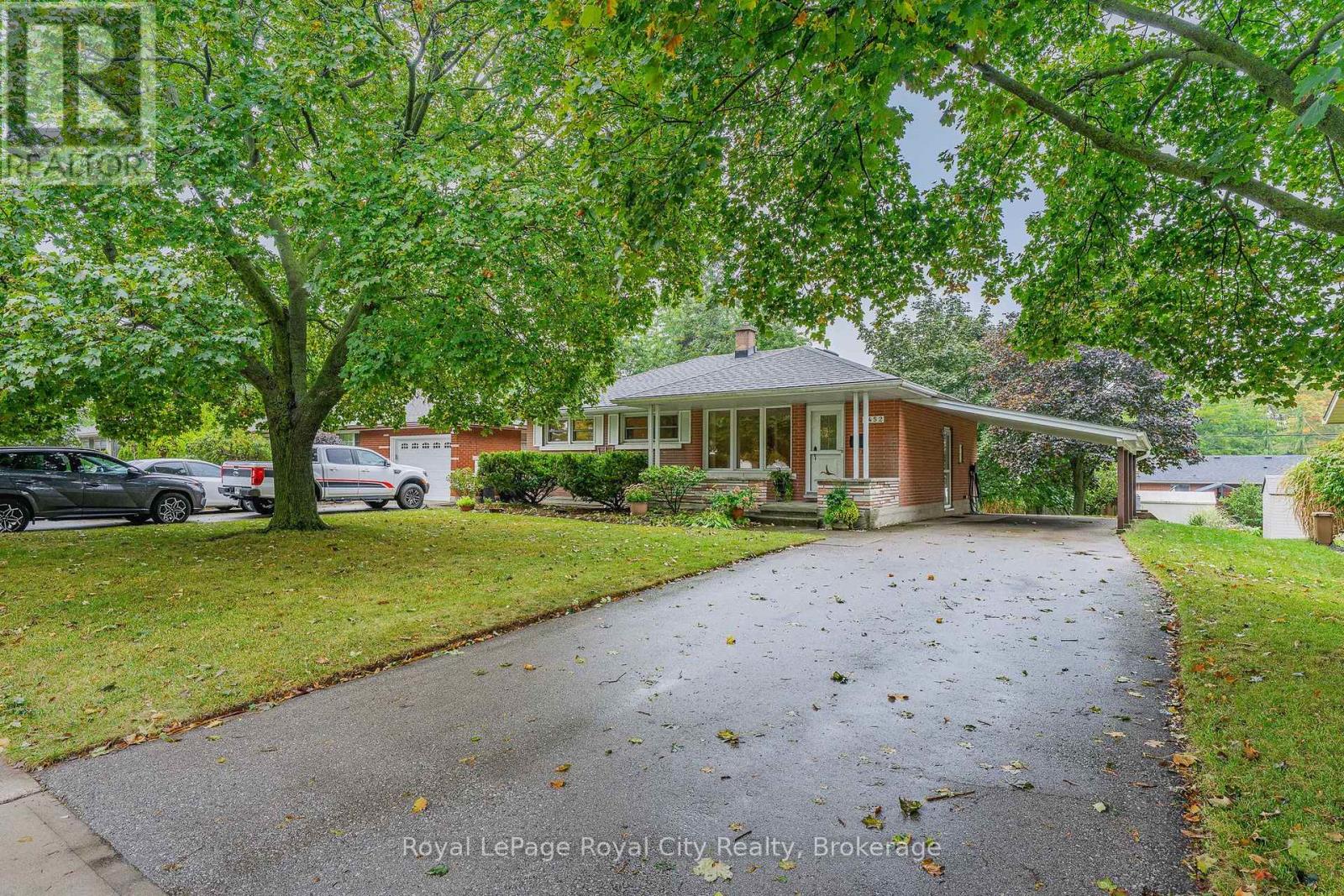 1452 MARY AVENUE, Cambridge