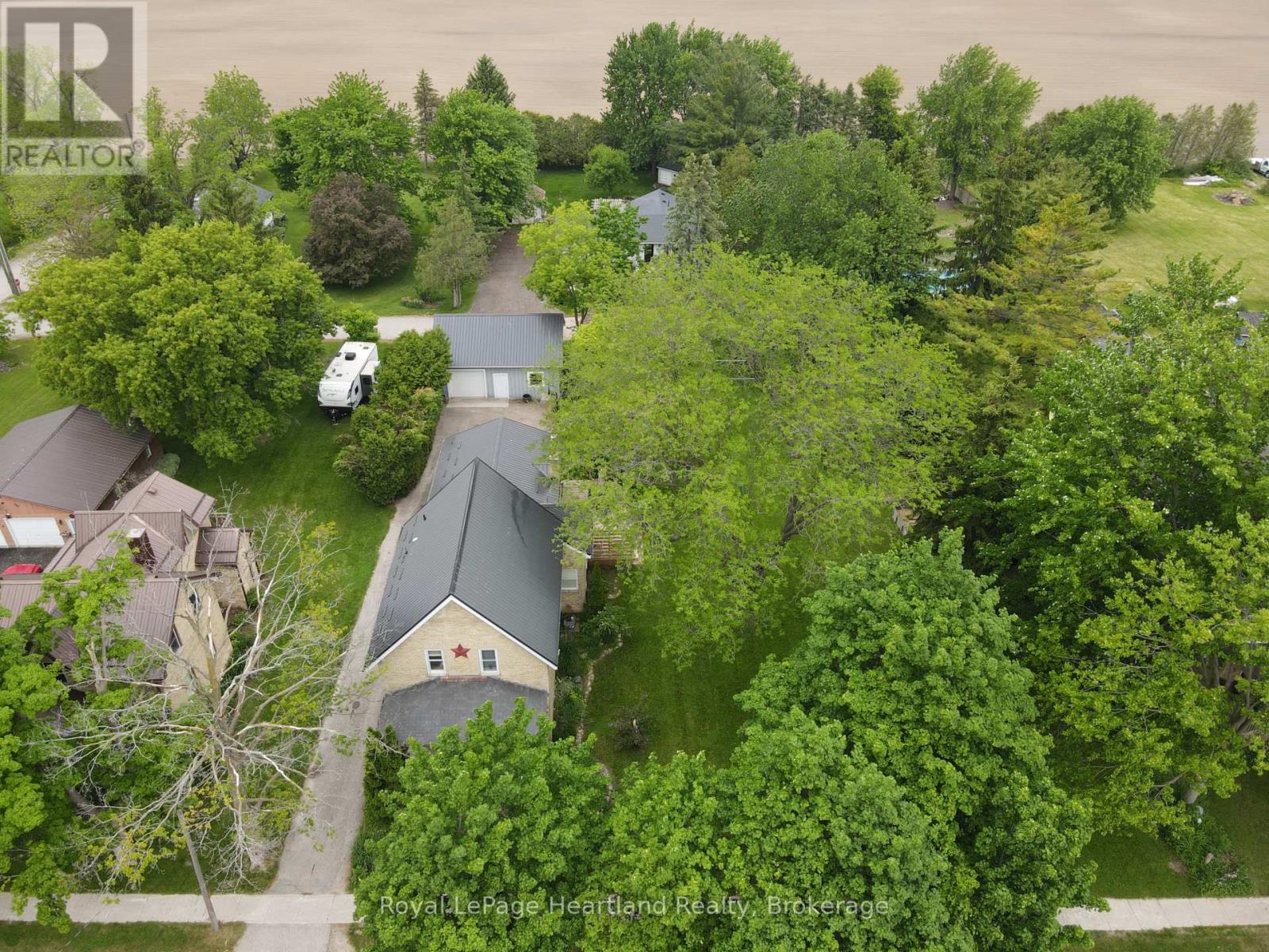 78 VICTORIA AVENUE E, South Huron (Stephen)