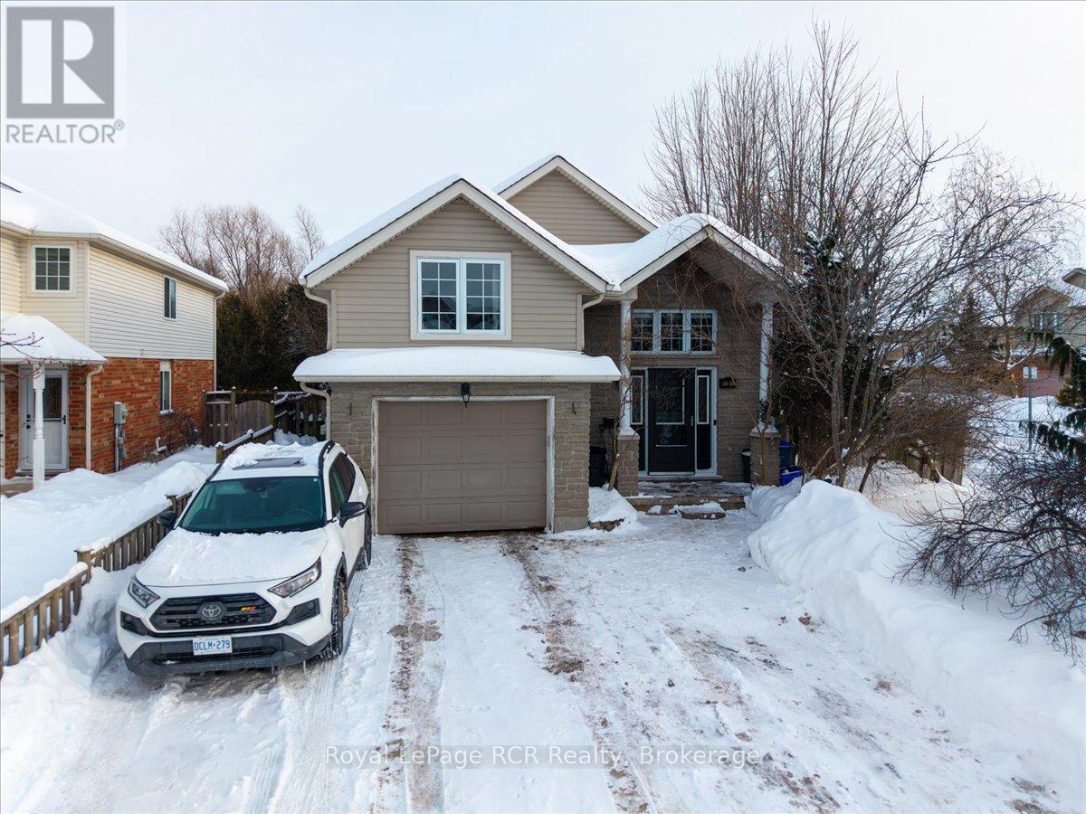 3 WISTERIA COURT, Kitchener