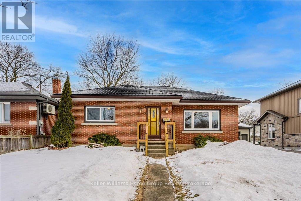 23 WILLIAM STREET, Guelph (St. George s)