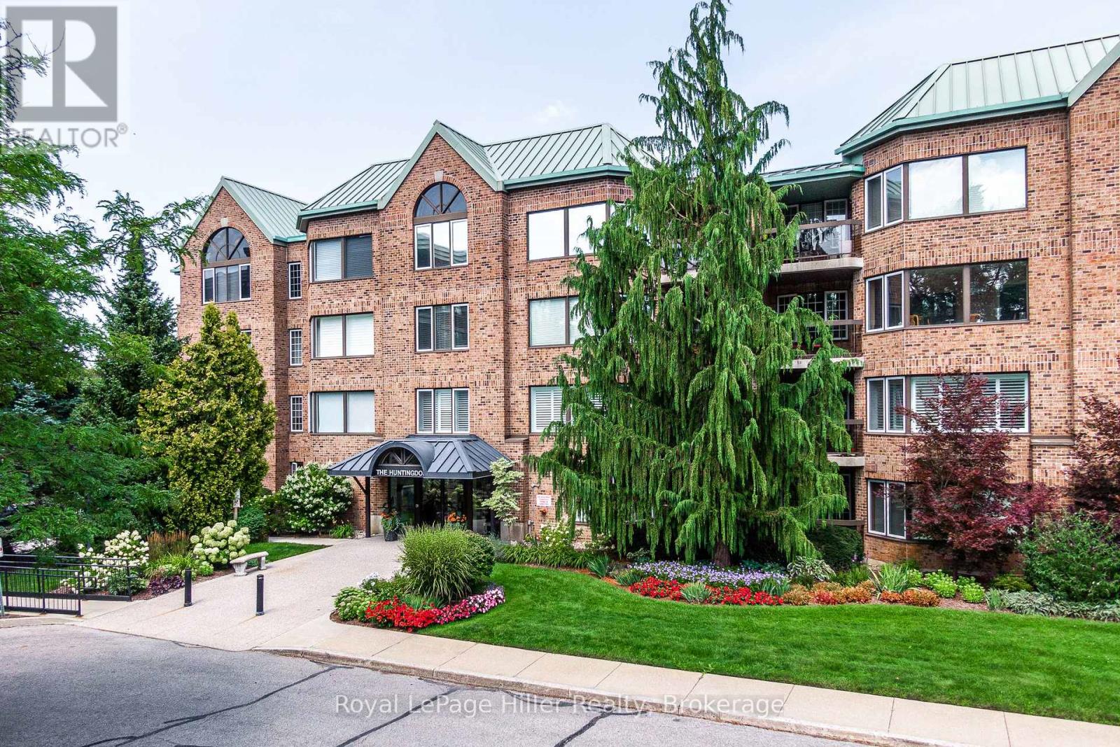 205 - 30 FRONT STREET, Stratford