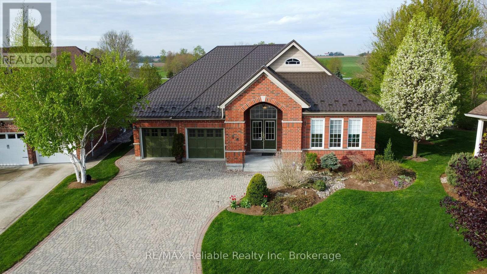 16 STORNOWAY CRESCENT, Huron East (Seaforth)