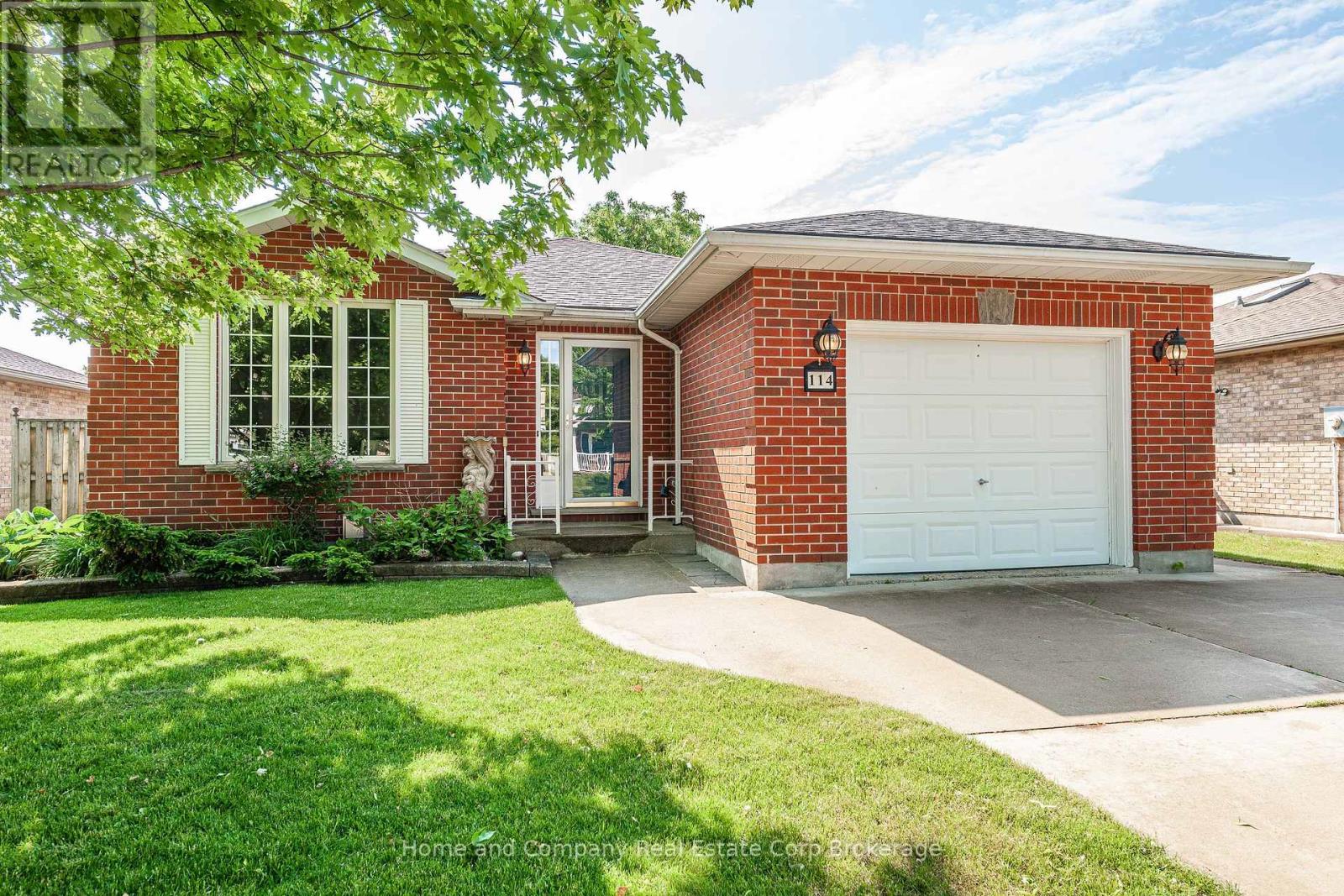 114 KILLORAN CRESCENT, Stratford