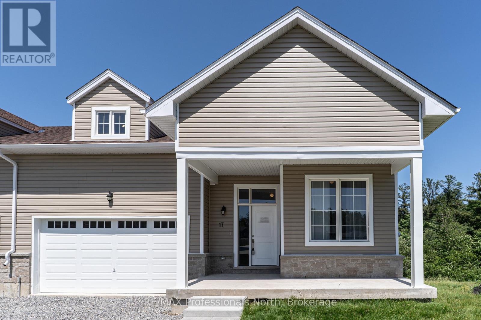 17 TURNBERRY COURT, Bracebridge (Macaulay)