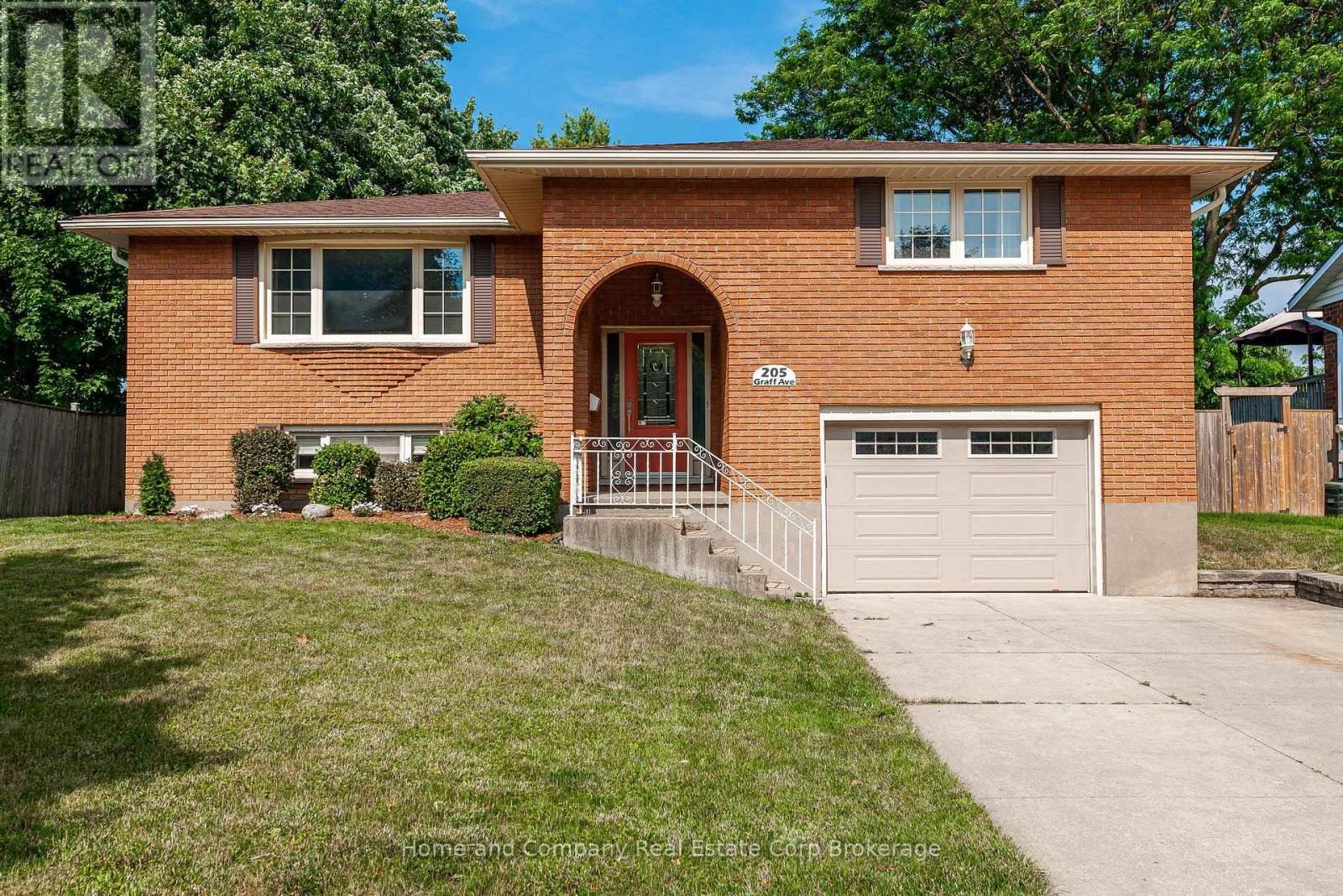 205 GRAFF AVENUE, Stratford