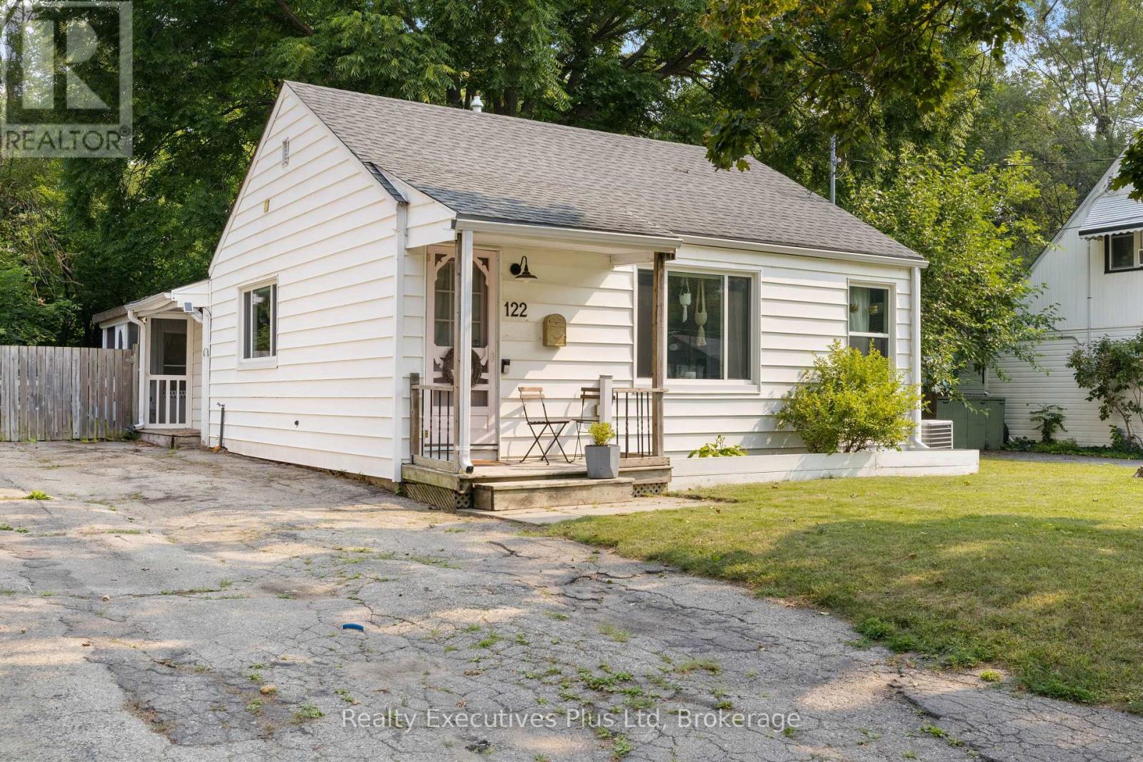 122 SPADINA ROAD E, Kitchener