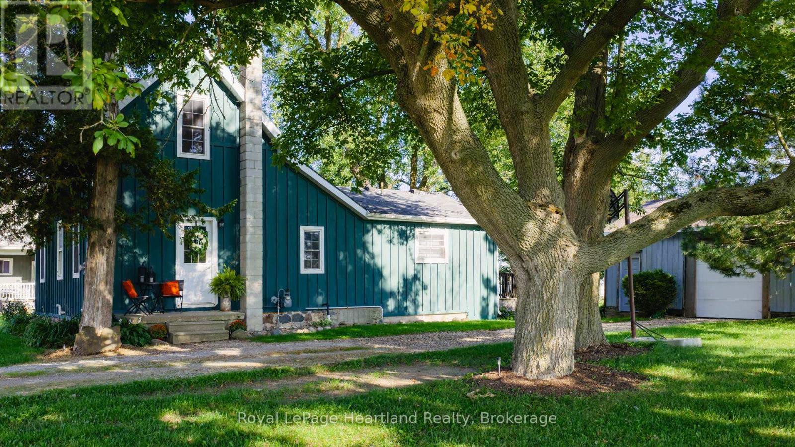 300 BLYTH ROAD, North Huron (Blyth)