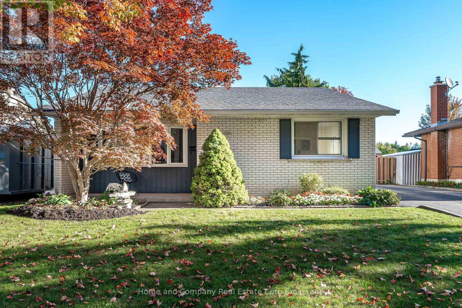 292 REDFORD CRESCENT, Stratford