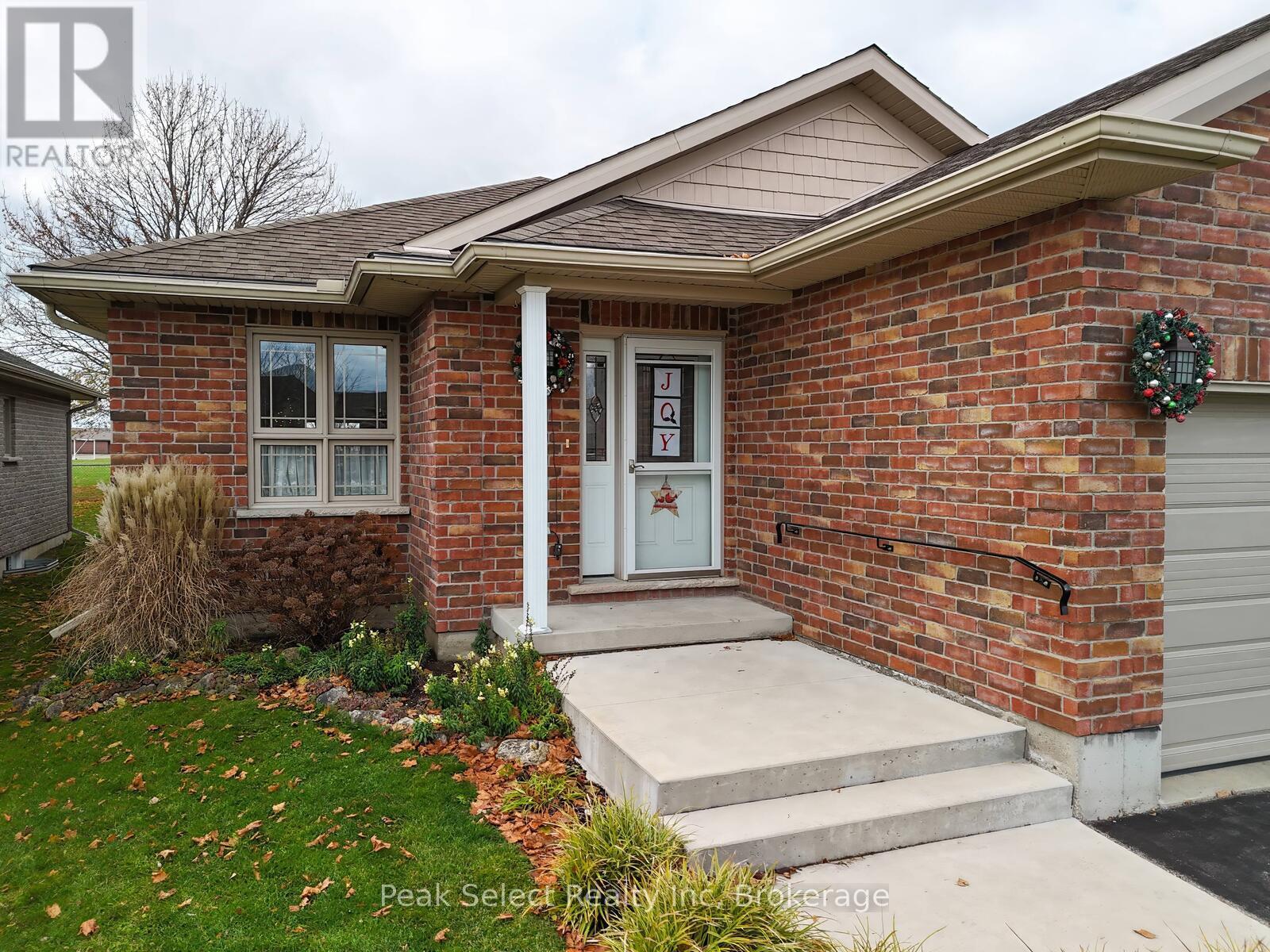 34 HOMEFIELD COURT, St. Marys