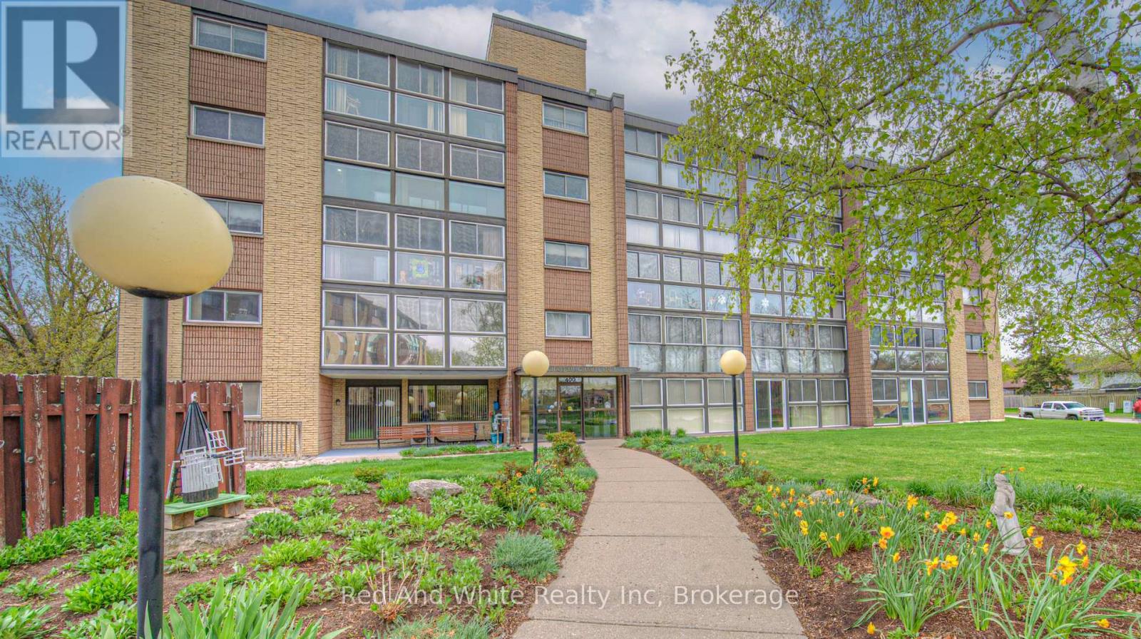 406 - 400 CHAMPLAIN BOULEVARD, Cambridge