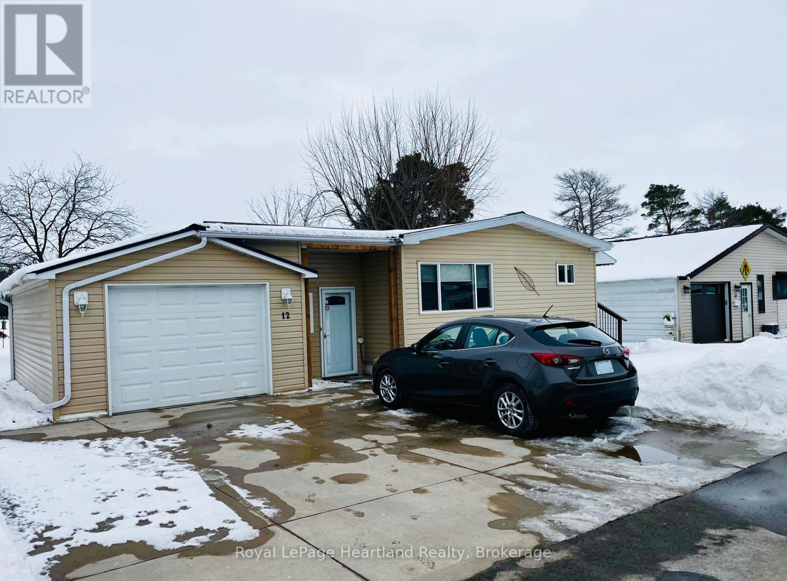 12 VELMA STREET, Strathroy-Caradoc (SW)