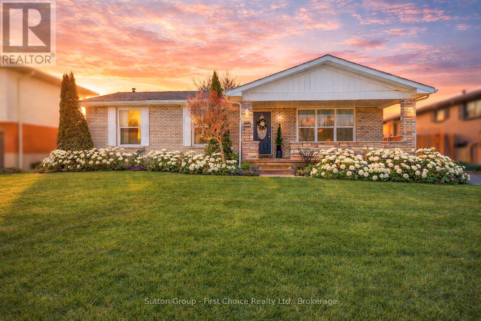 151 BEDFORD DRIVE, Stratford