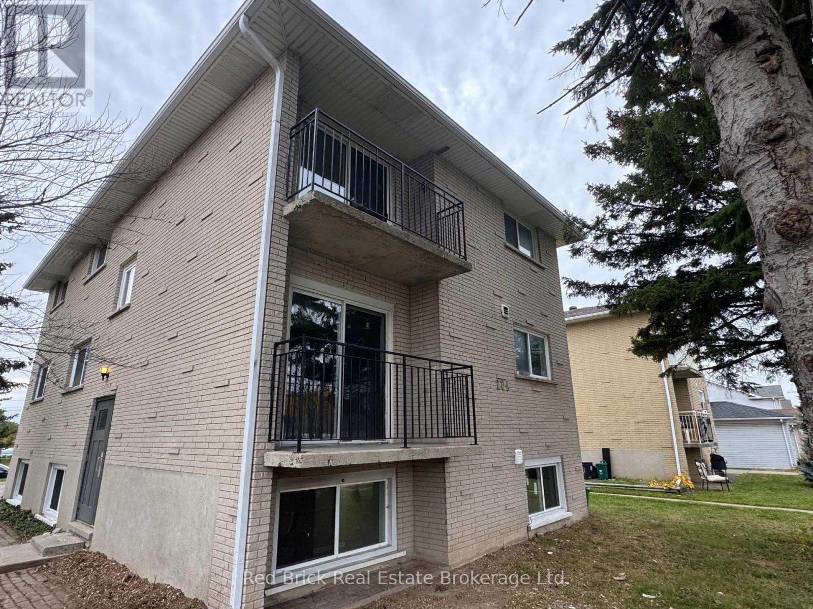 204 VERONICA DRIVE, Kitchener