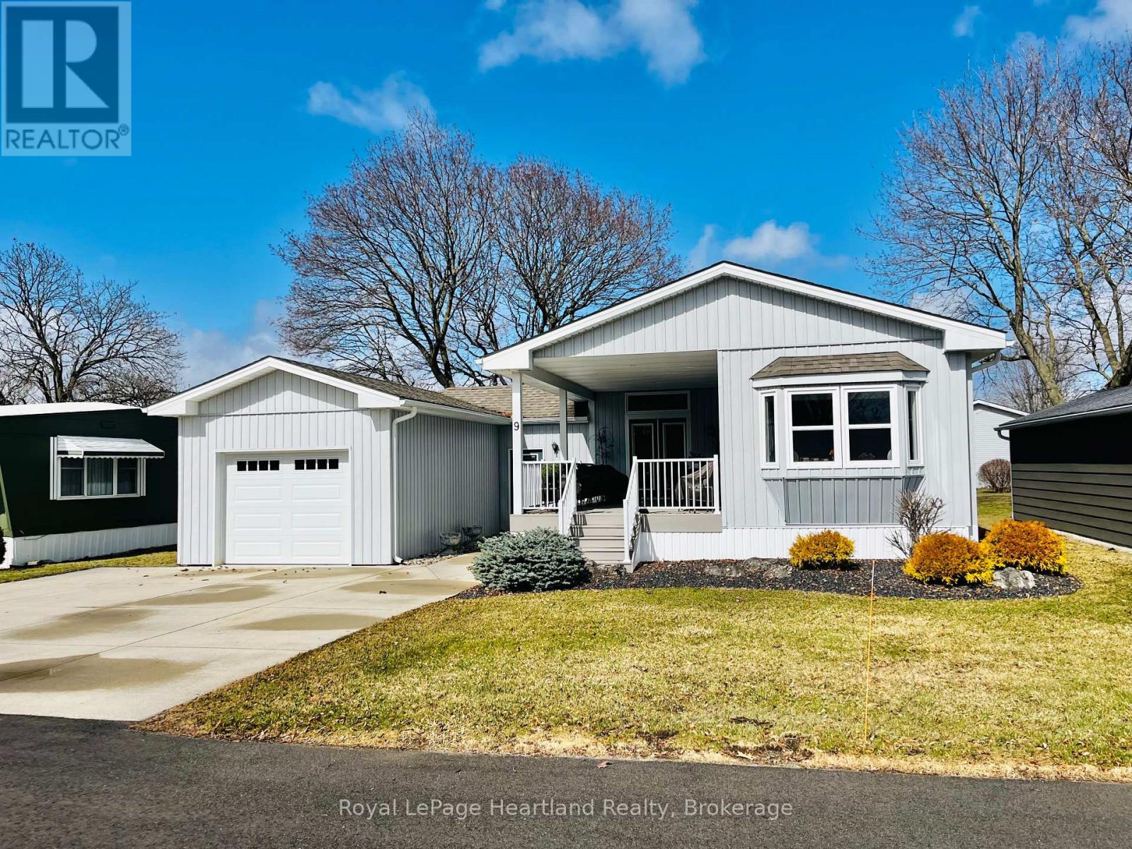 9 VELMA STREET, Strathroy-Caradoc (SW)