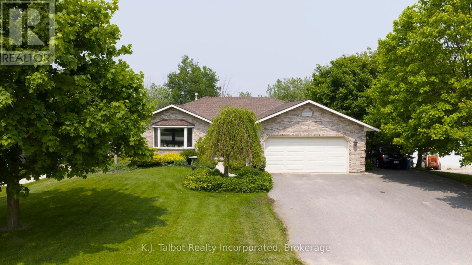 386 TEMPLETON STREET, North Huron (Blyth)