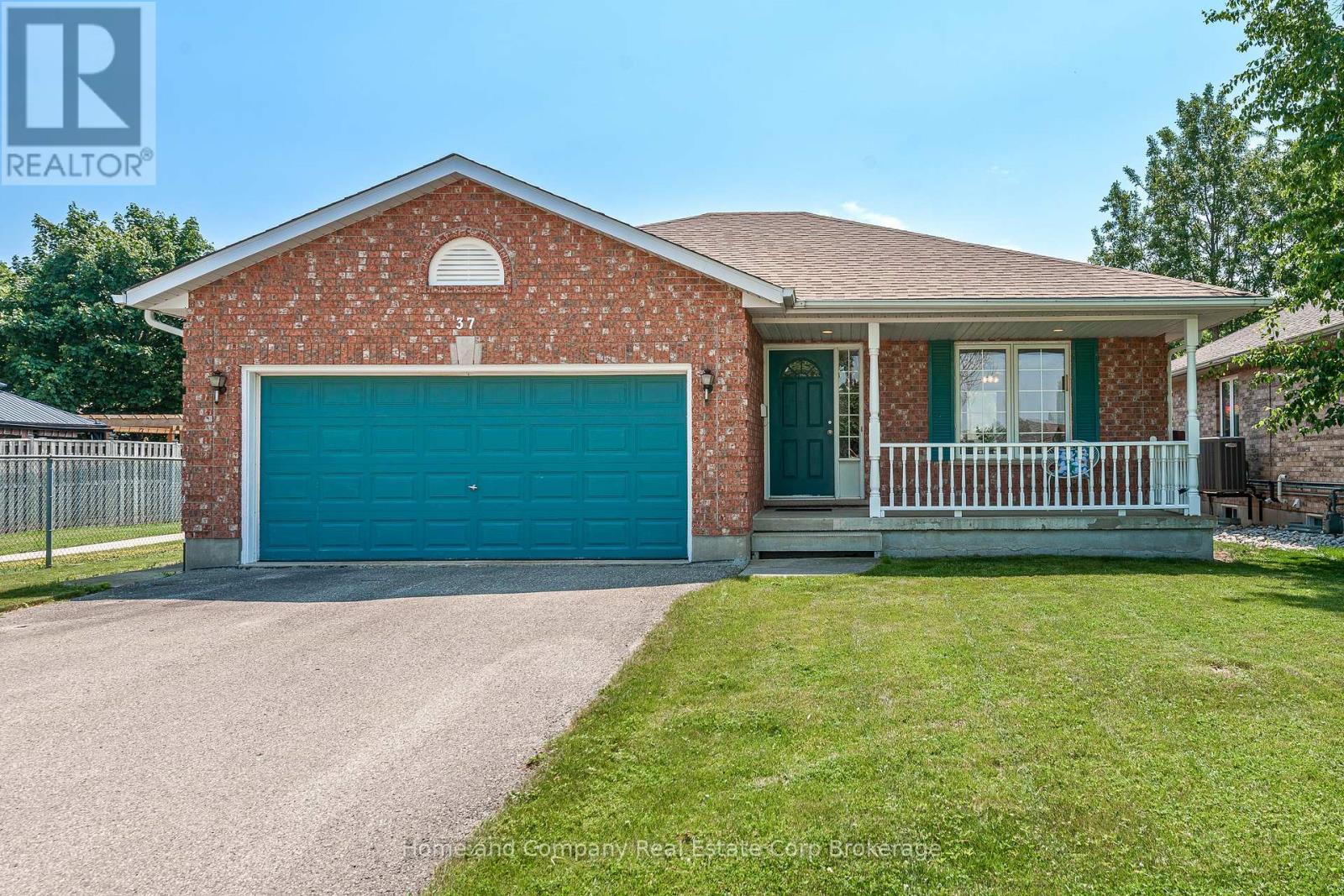 37 DINGMAN PLACE, Stratford