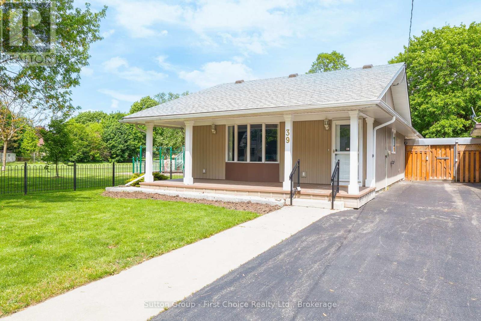 39 PORTIA BOULEVARD, Stratford
