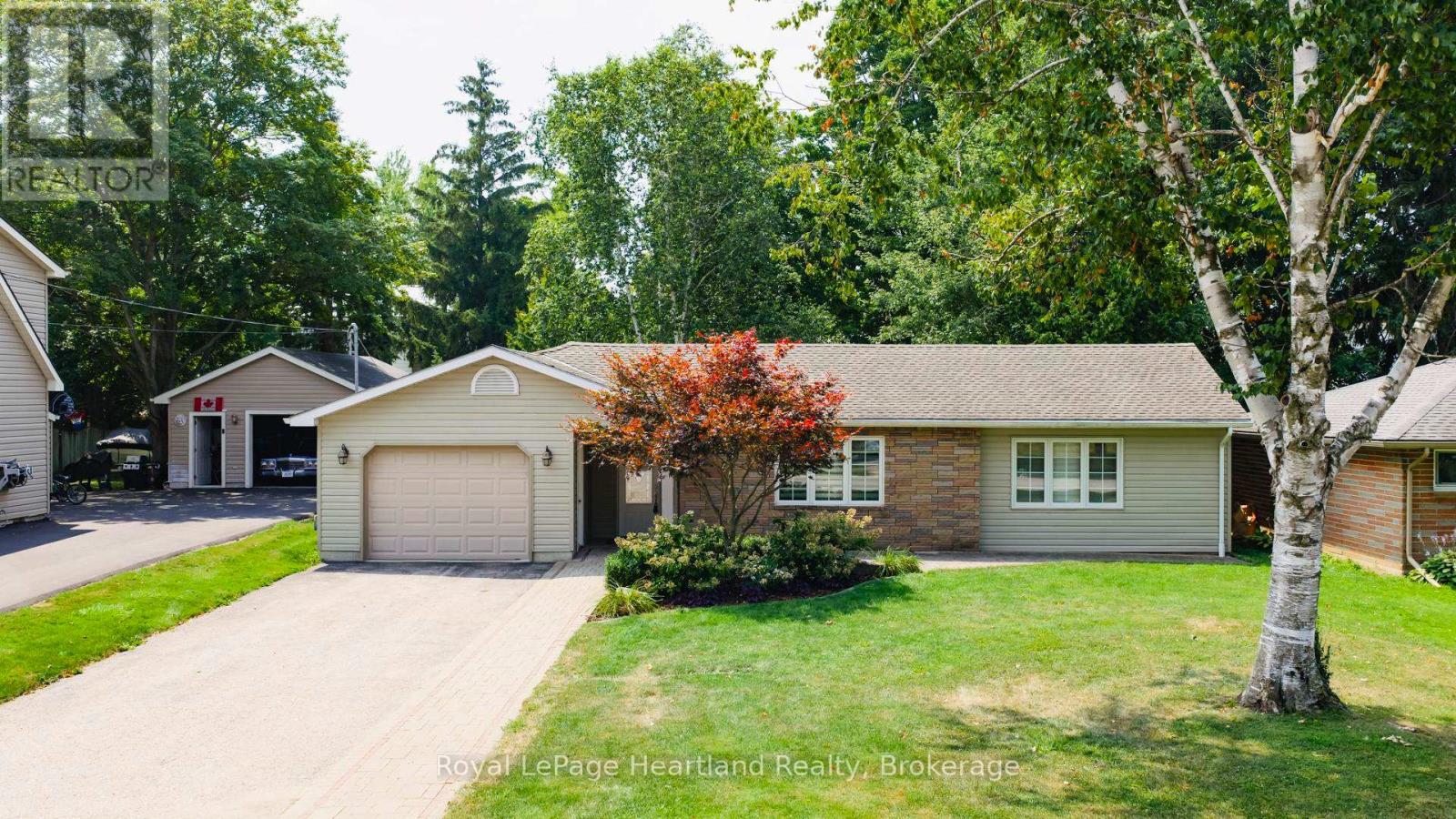 218 PRINCESS STREET E, Central Huron (Clinton)