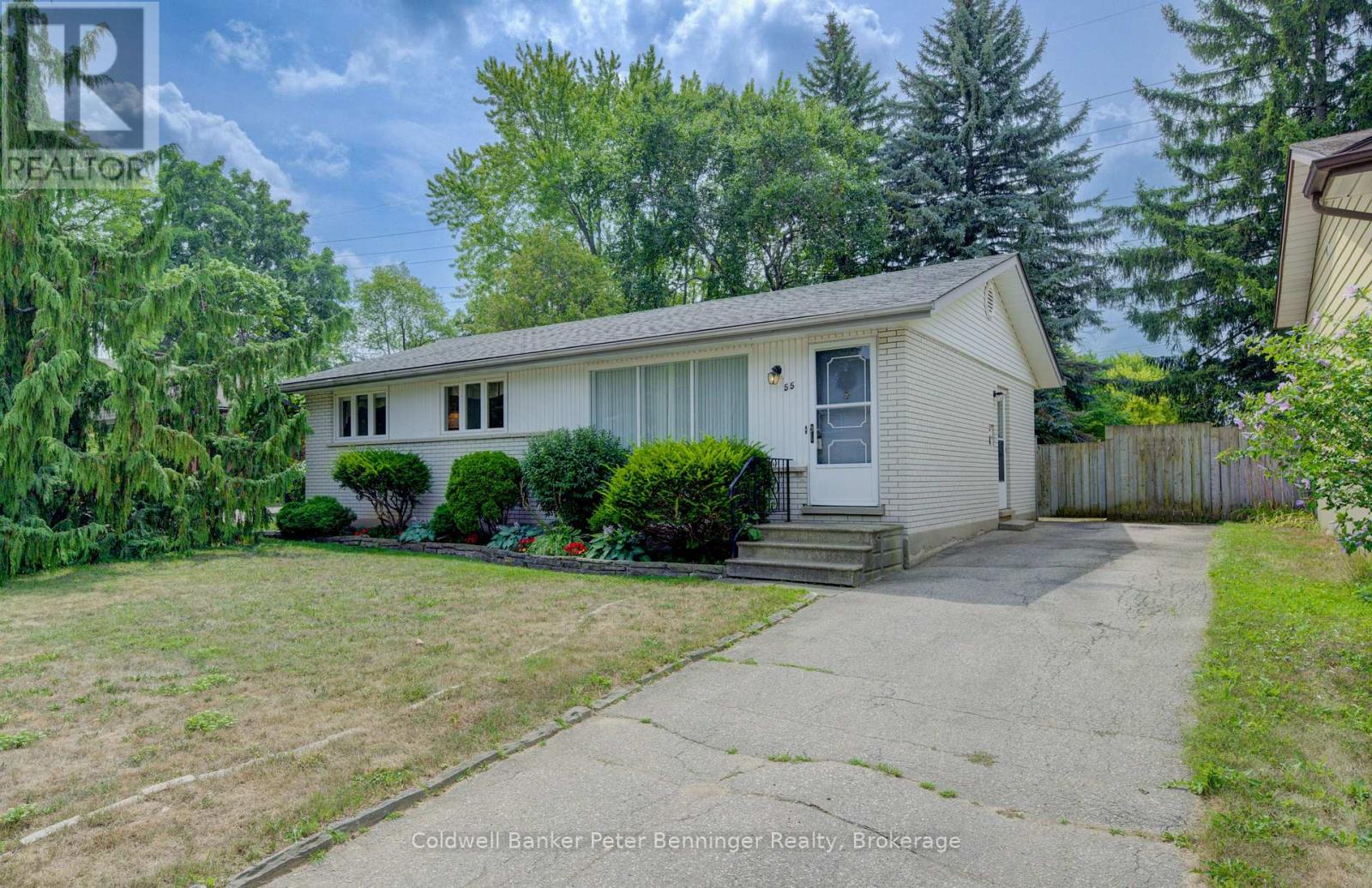 55 DREGER AVENUE, Kitchener