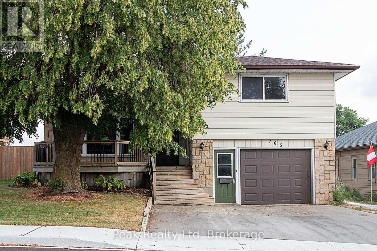 765 JOHN STREET W, North Perth (Listowel)